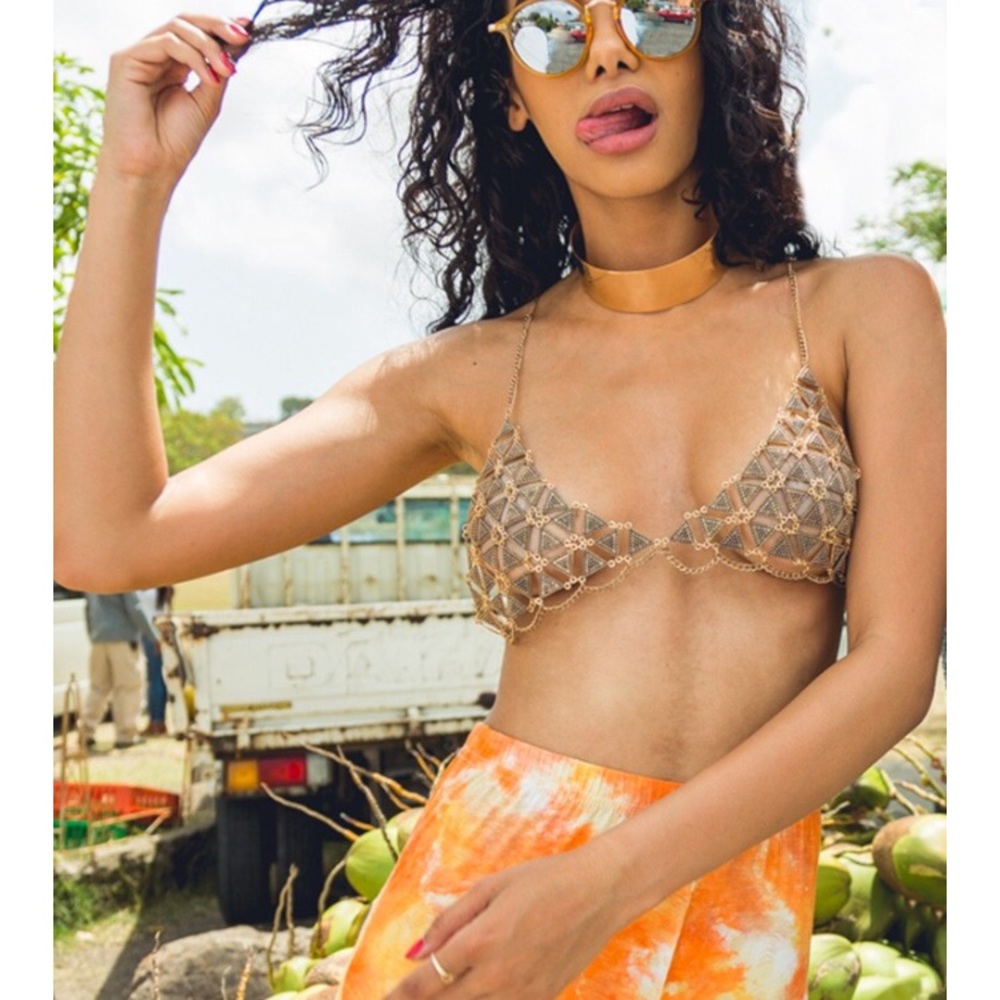 Chain bra